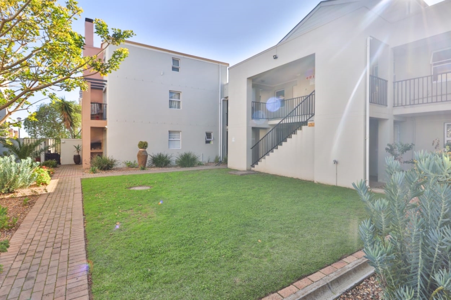 To Let 2 Bedroom Property for Rent in Whispering Pines Western Cape
